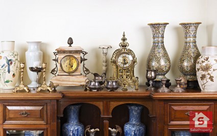 Antique furniture to add elegance to your room