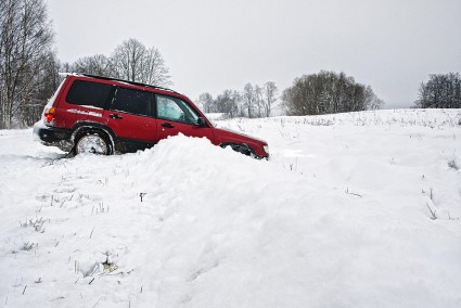 Are you stuck in a heavy snowfall? Here are tips for freeing your vehicle