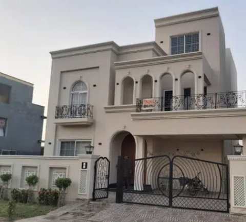 6 Bedroom  House