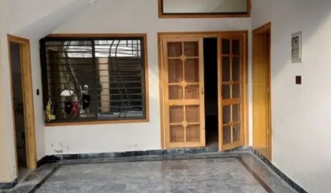 6 Bedroom  House
