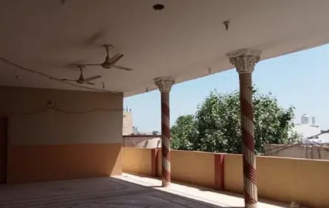 6 Bedroom  House