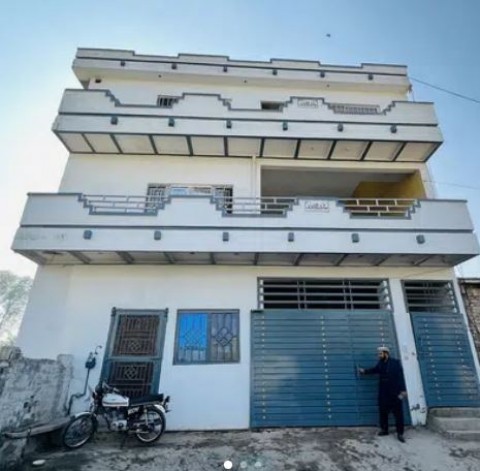 6 Bedroom  House