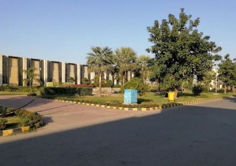  Commercial Land/Plot