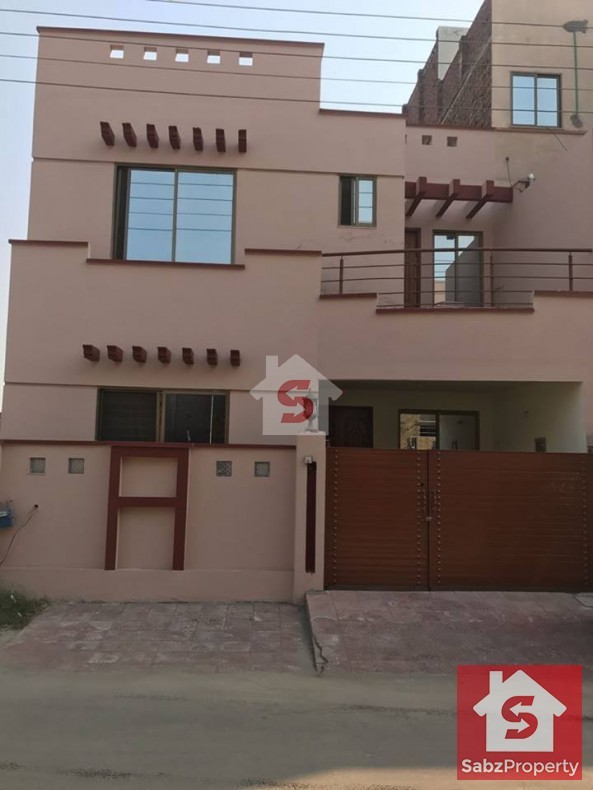 3 Bedroom House To Rent in Faisalabad
